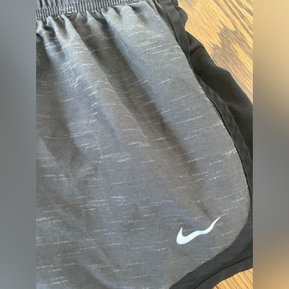 Nike Women's Black grey Dri fit Shorts M - Picture 2 of 5